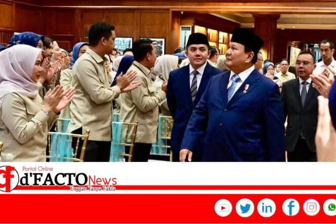 
					Presiden Prabowo Subianto Kunjungi Gedung Sekretariat Kabinet, Disambut Antusias Pegawai