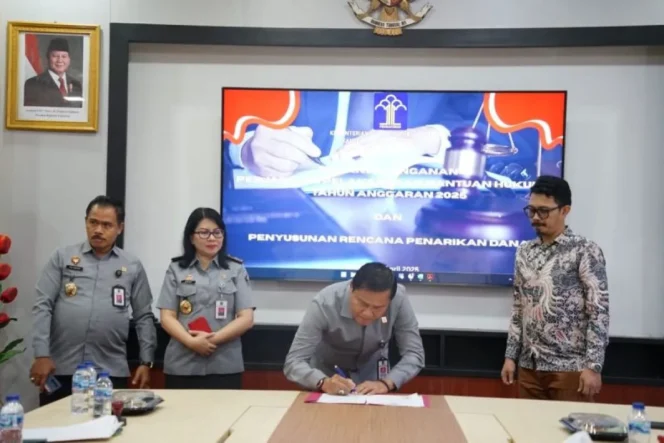 
					13 Lembaga Terakreditasi Teken Perjanjian Bantuan Hukum: Akses Keadilan Diperluas Hingga ke Desa