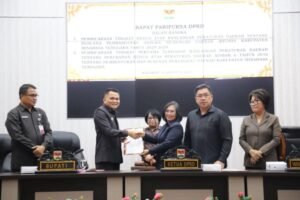 Hadiri Rapat Paripurna, Bupati Ronald Kandoli Apresiasi DPRD Mitra