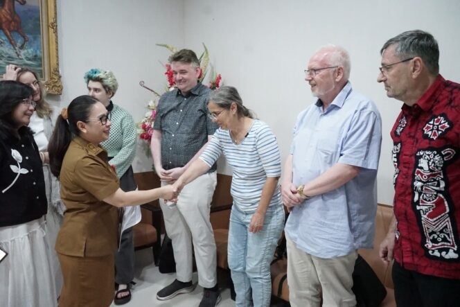 
					Wabup Minahasa Terima Audiensi Tim EKHN Jerman, Bahas Penguatan Kerja Sama Sosial dan Keagamaan