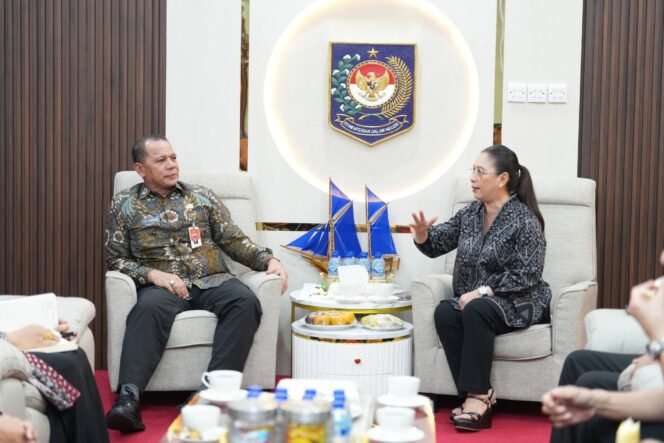 
					Wabup Vanda Sarundajang Sampaikan Agenda Penguatan Desa ke Dirjen Bina Pemdes