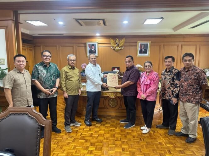 
					Bupati RD Konsultasi Proyek Strategis ke Kementerian Kehutanan