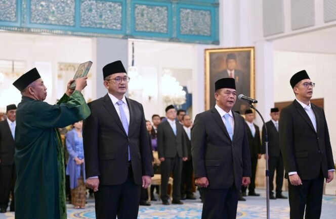 
					Enam Dubes LBBP RI Resmi Dilantik Presiden Prabowo di Istana Negara