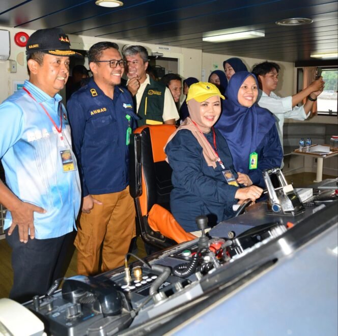 
					Gubernur dan Wagub Gorontalo Cek Posko Nataru di Pelabuhan Kota