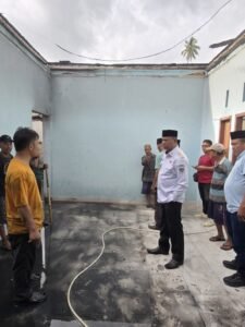 Rumah Warga Terbakar, Bupati Oskar Manoppo Turun ke Lokasi