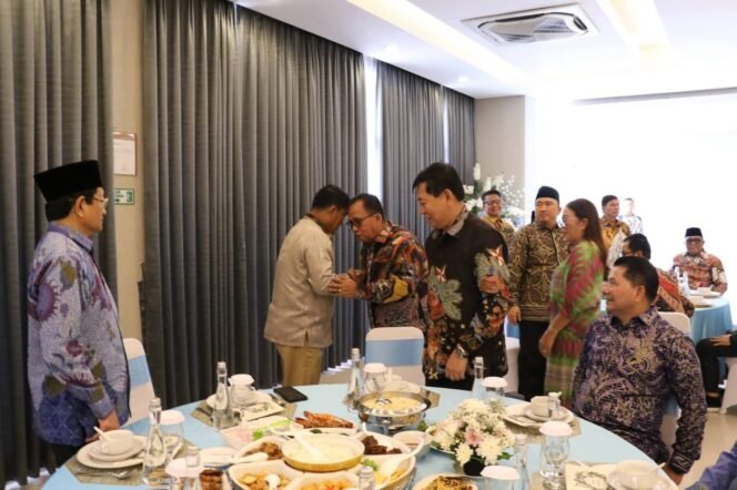 
					Bupati Robby Dondokambey Hadir dalam Silaturahmi Natal Pemprov Sulut