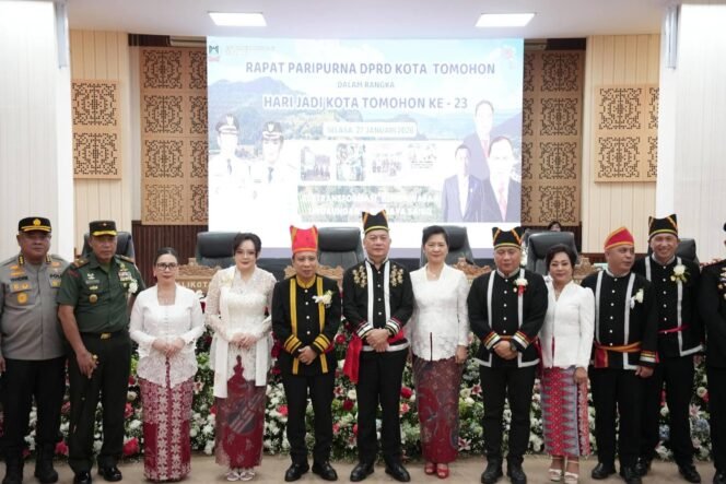 
					Wabup Minahasa Hadiri Paripurna HUT ke-23 Kota Tomohon