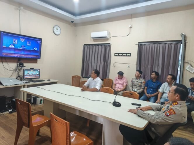 
					Kapolres Minahasa Ikuti Zoom Sosialisasi KUHP–KUHAP Baru Bersama Bareskrim Polri