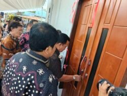 Bupati Robby Resmikan Kantor Desa dan Gedung Serba Guna Tolok Satu